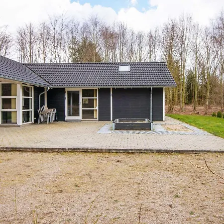 Four-bedroom Holiday In Toftlund 9 *
